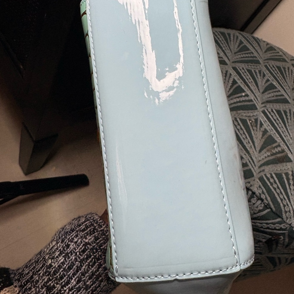 Elegant Mint Green Crocodile Pattern Handbag - image 5